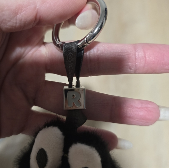 Pin For Love Labubu Letter R Black - Picture 2 of 5